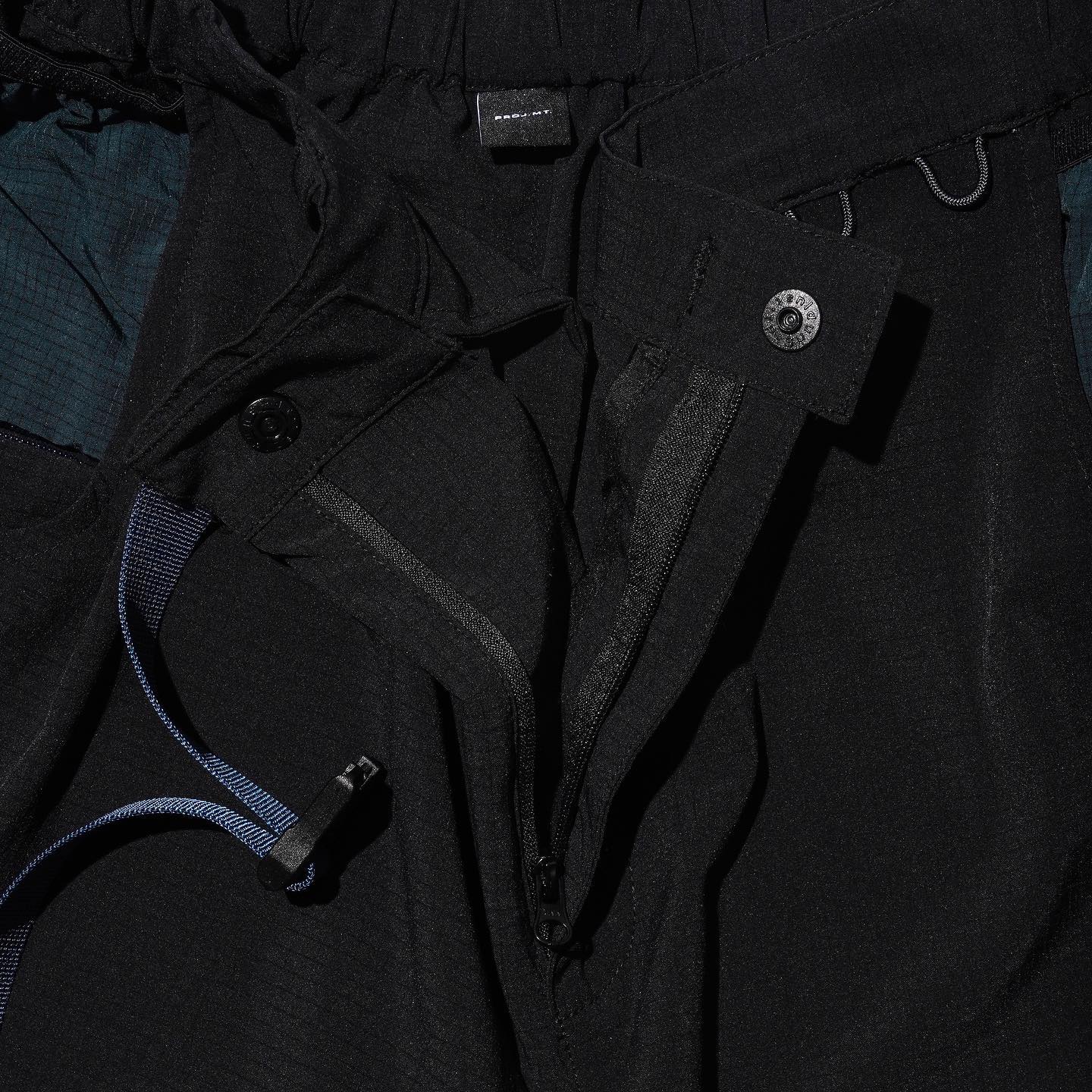 Day & Night Shorts - Black w/ Navy