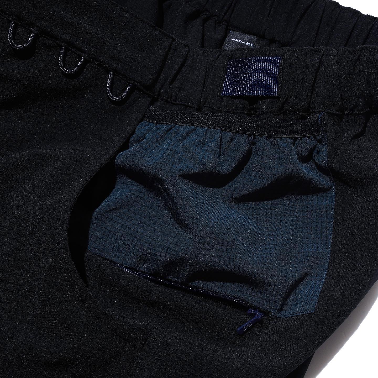 Day & Night Shorts - Black w/ Navy