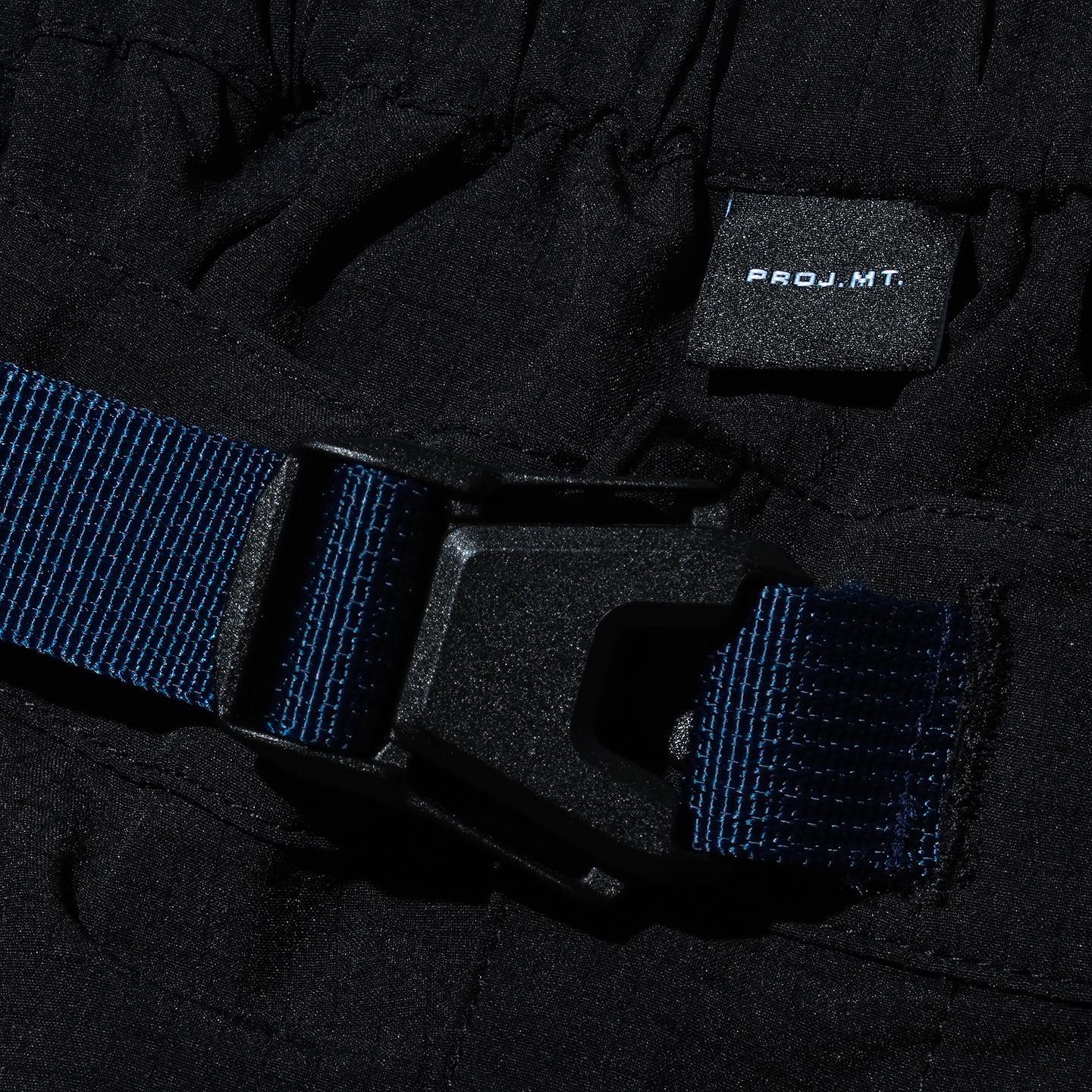 Day & Night Shorts - Black w/ Navy