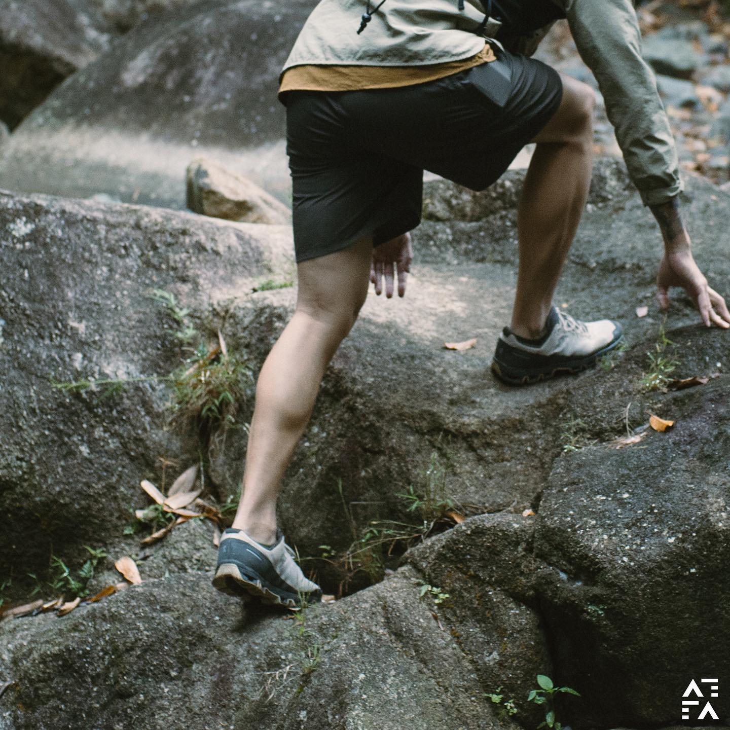 4 Pockets Shorts - Muddy Rock