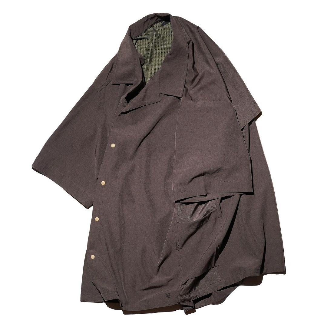 Side Pockets Open Collar Shirt - Brown
