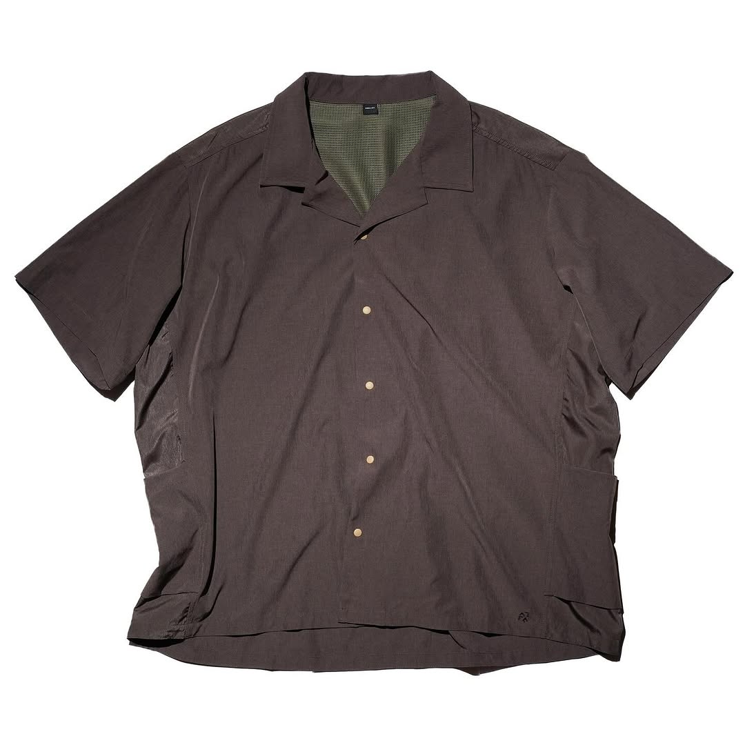 Side Pockets Open Collar Shirt - Brown
